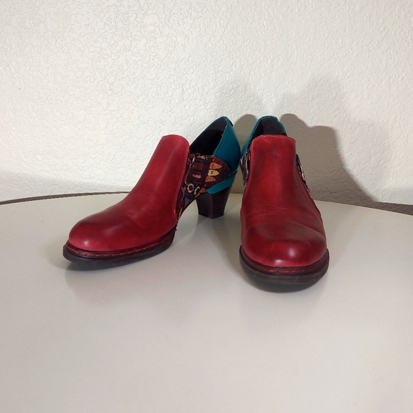 Socofly Maroon & Turquoise Leather Round Toe Heeled Shoes - Picture 9 of 15